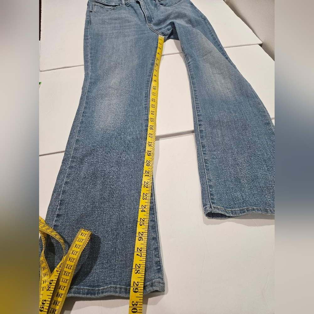 Levi's- Women's 30 Classic Blue Jean 725 High Rise Bootcut - Picture 6 of 11
